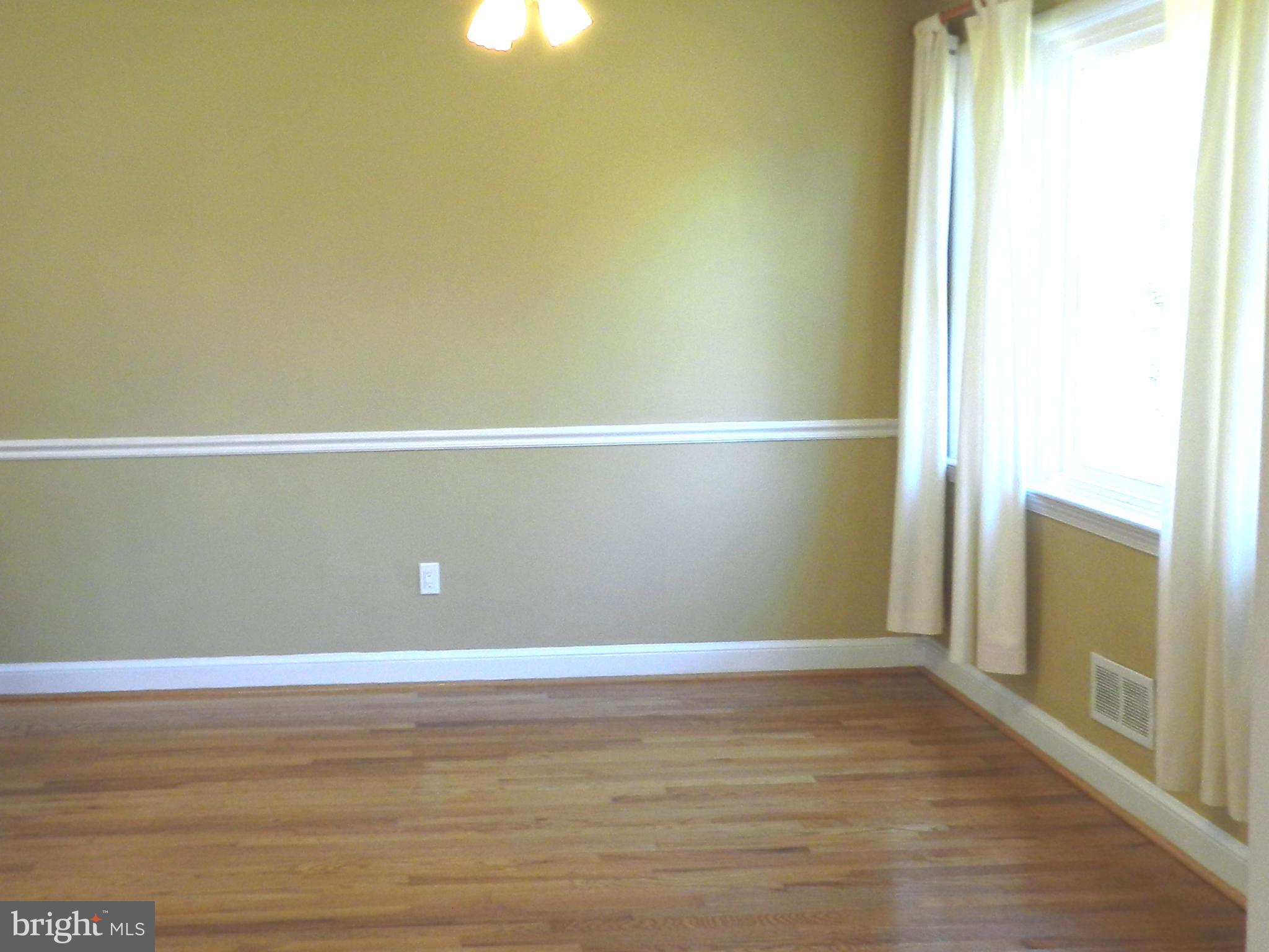 13224 Bregman Road Silver Spring, MD 20904 - Photo 4 of 29 Dining Room