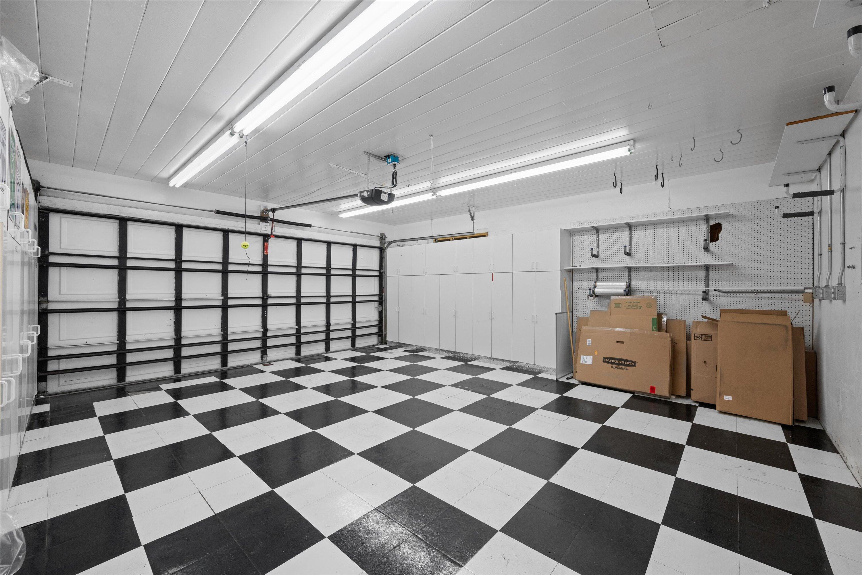 161 Neptune Drive Hypoluxo, FL 33462 - Photo 11 of 31 161 Neptune Garage