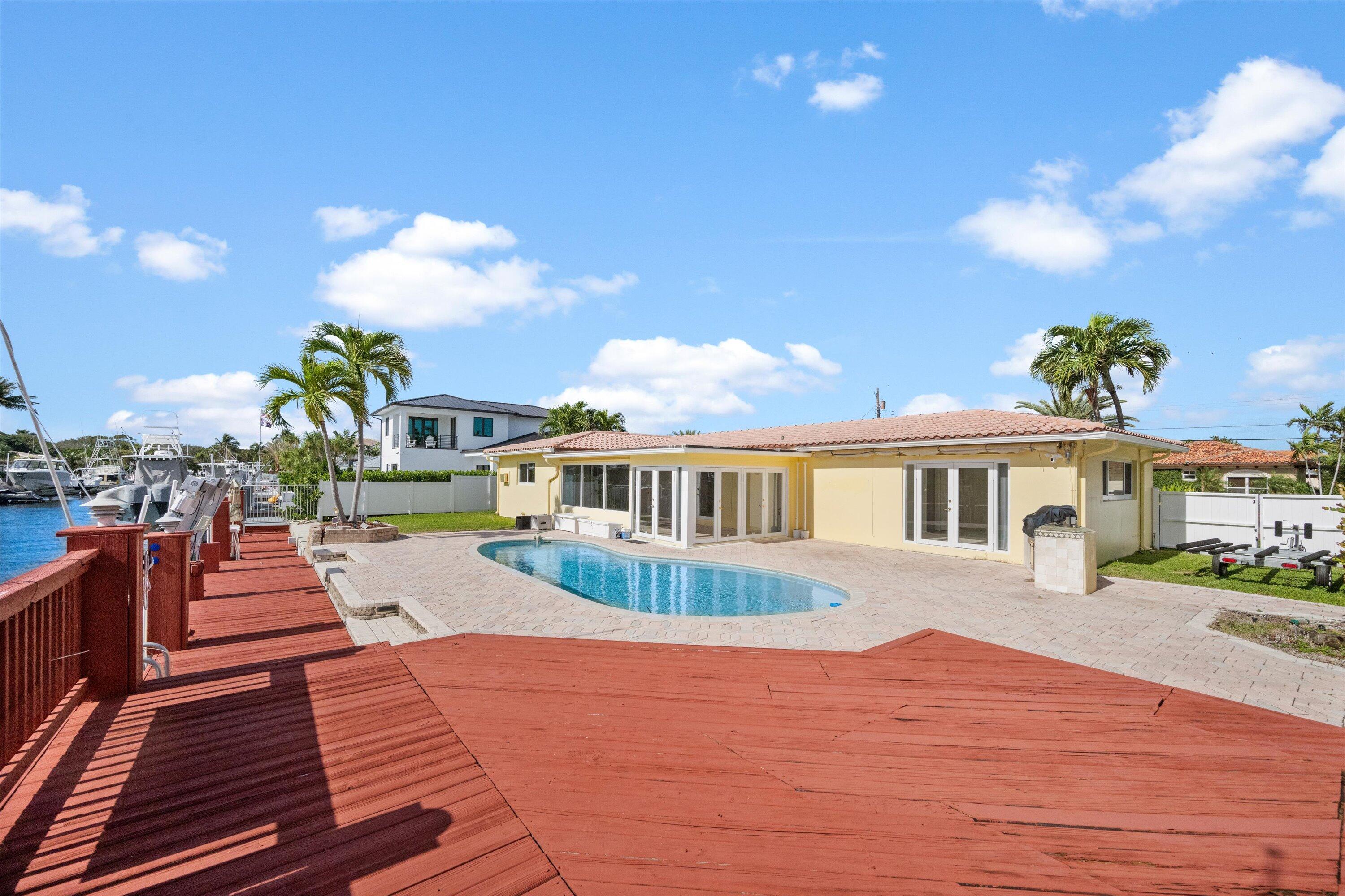 161 Neptune Drive Hypoluxo, FL 33462 - Photo 17 of 31 161 Neptune Yard3