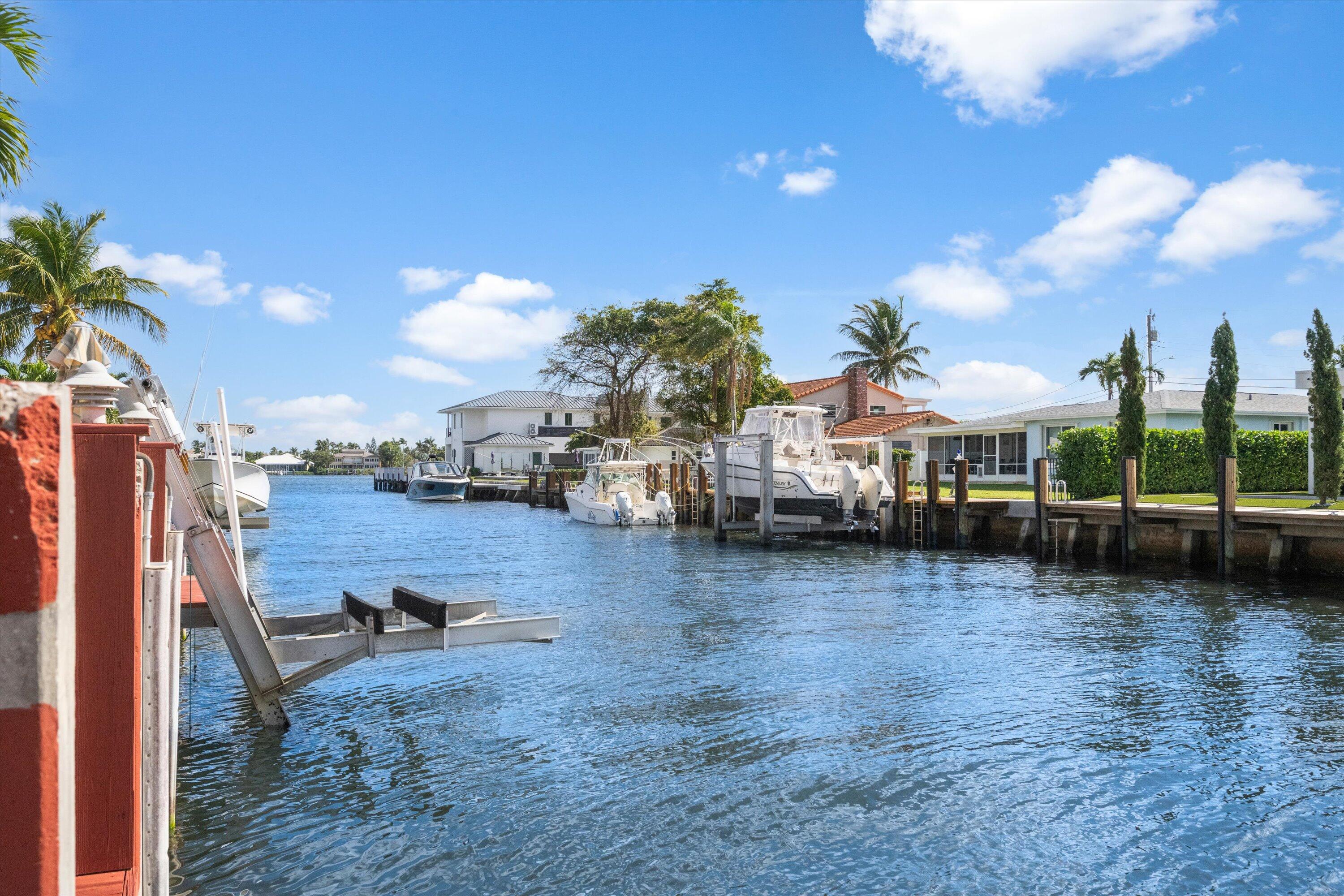 161 Neptune Drive Hypoluxo, FL 33462 - Photo 19 of 31 161 Neptune Waterlift