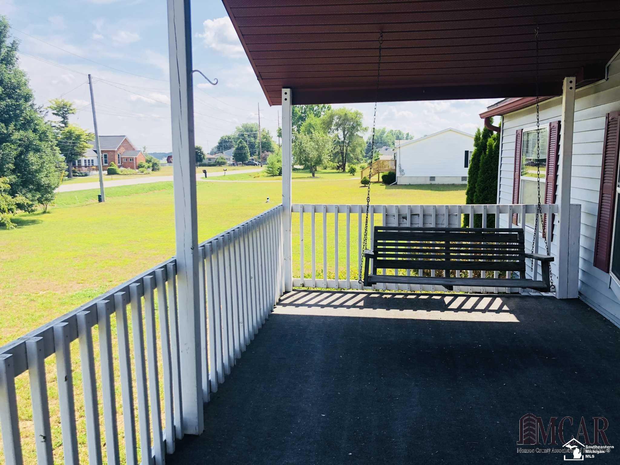 13250 Dixon Road Dundee, MI 48131 - Photo 4 of 19 Gallery Image 4
