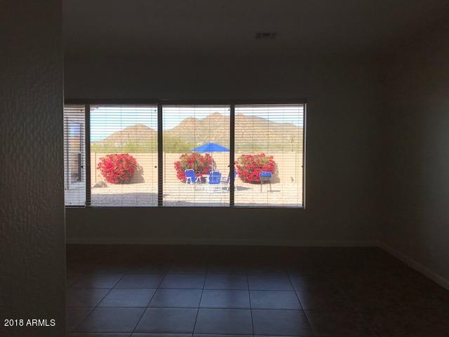 2112 West Eagle Feather Road Phoenix, AZ 85085 - Photo 3 of 16 Living area