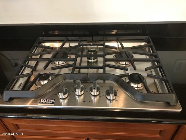 2112 West Eagle Feather Road Phoenix, AZ 85085 - Photo 5 of 16 Stovetop