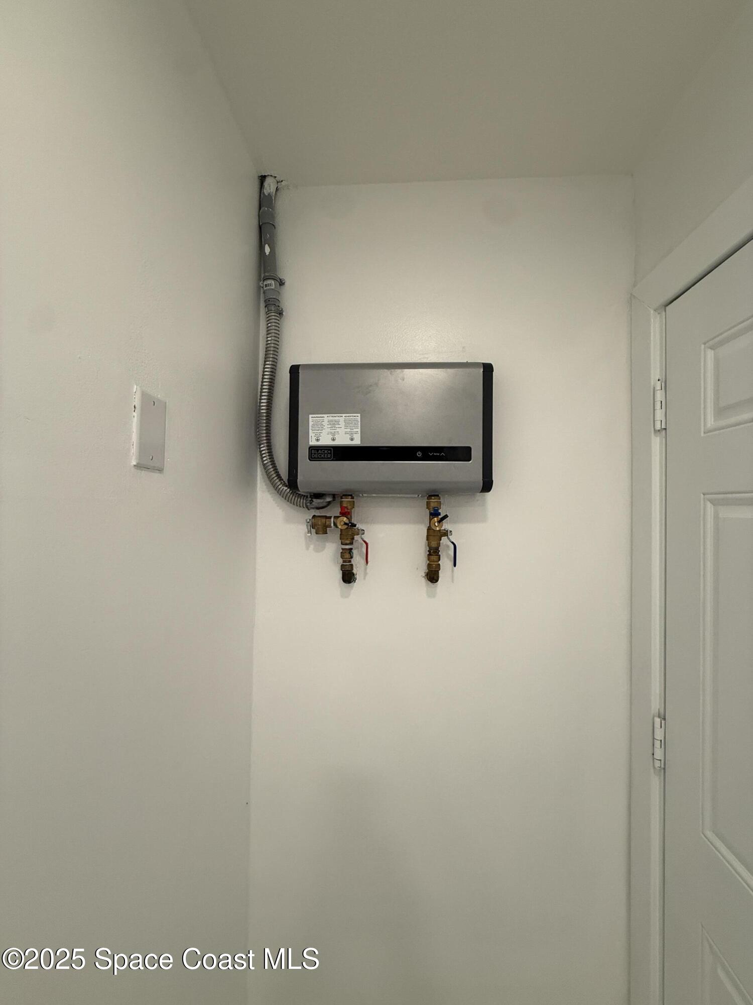 306 School Road Indian Harbour Beach, FL 32937 - Photo 9 of 21 a view of bathroom