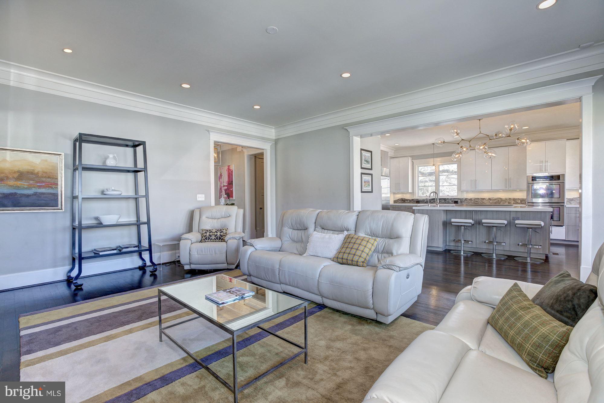 4957 Rock Spring Road Arlington, VA 22207 - Photo 11 of 31 Family Room