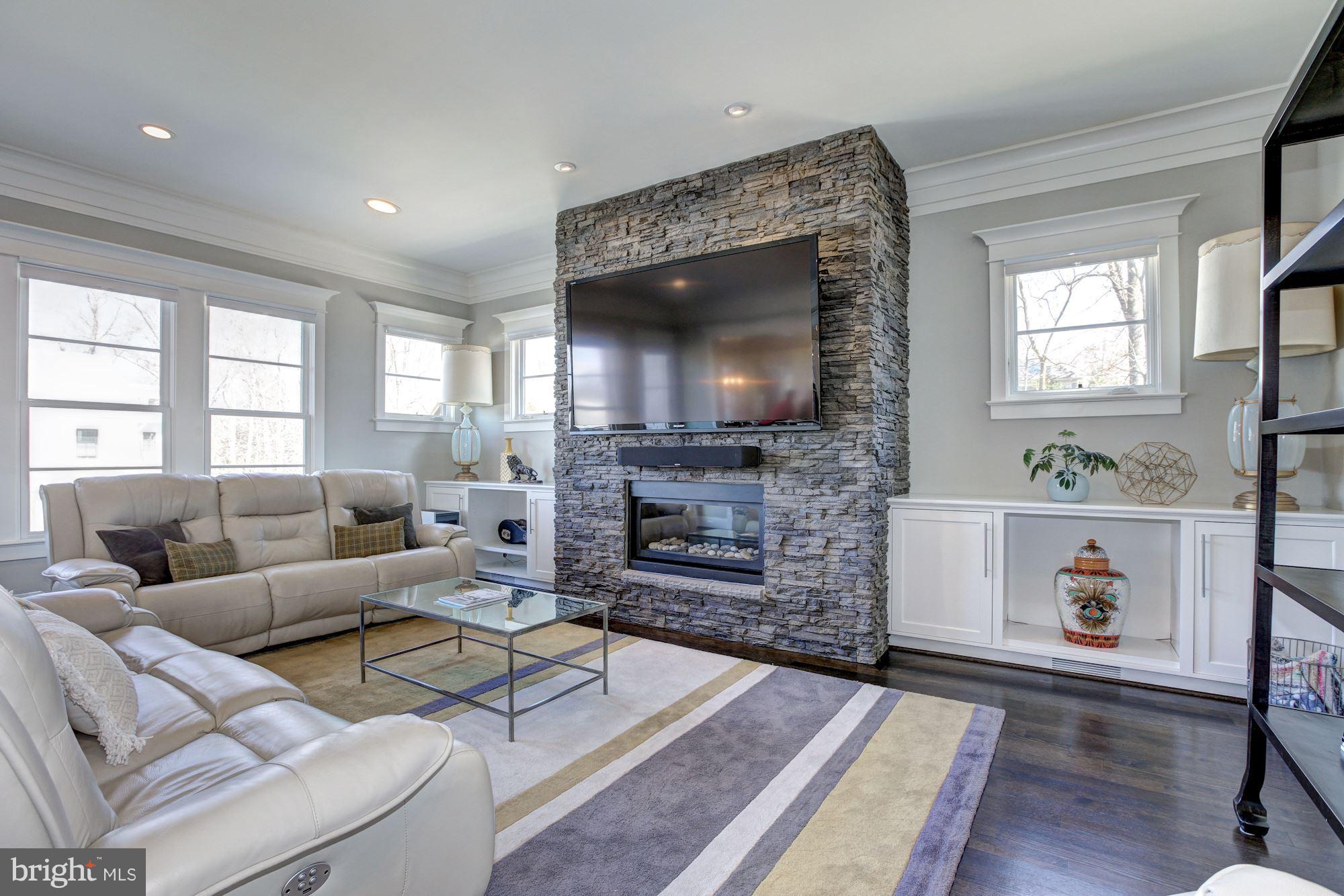 4957 Rock Spring Road Arlington, VA 22207 - Photo 10 of 31 Family Room