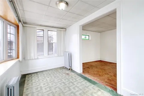 $835,000 | 90-31 204th Street | Bellaire West