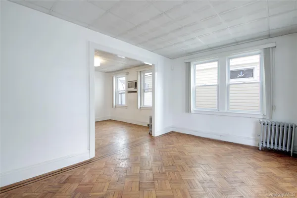 $835,000 | 90-31 204th Street | Bellaire West