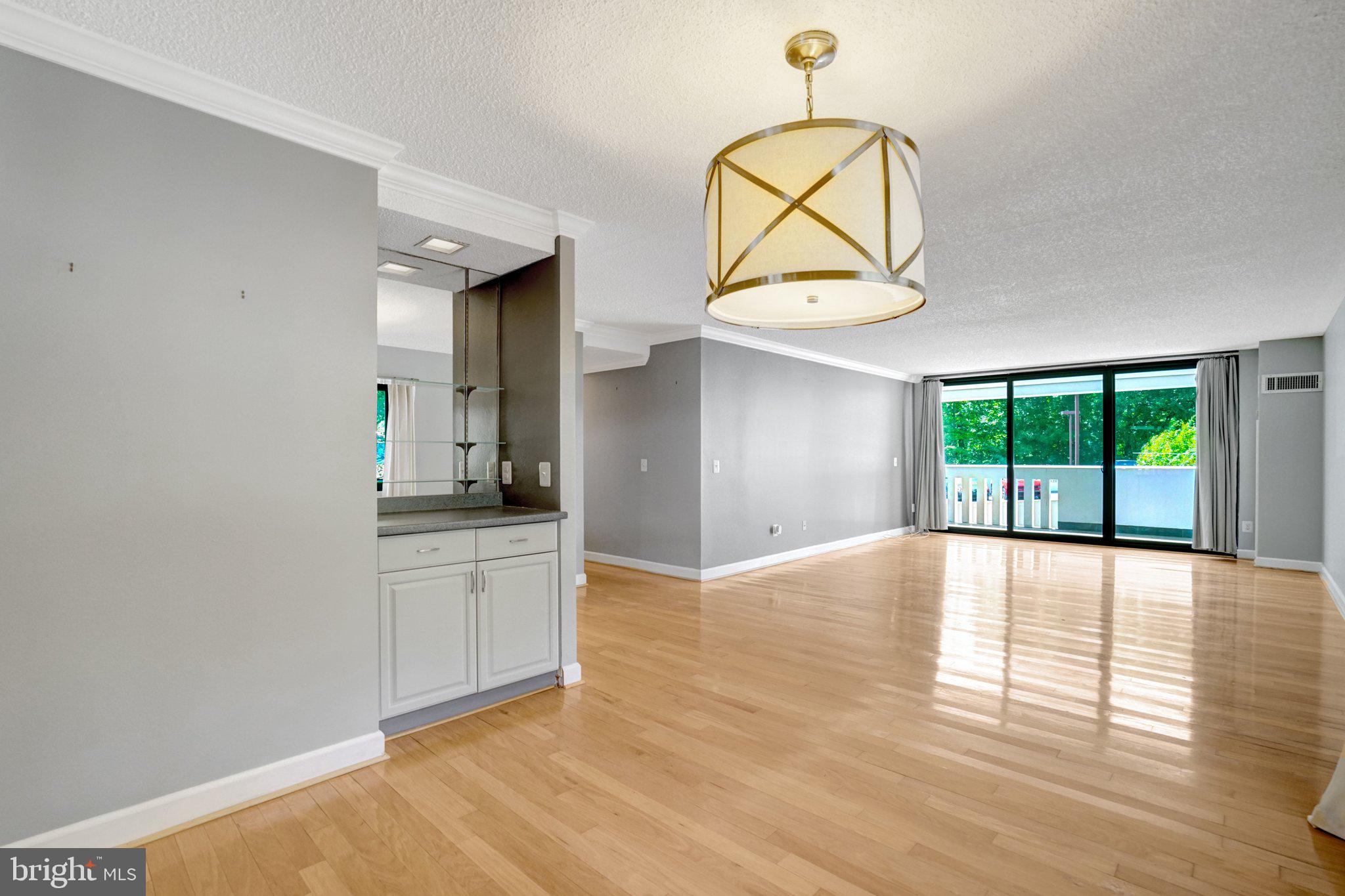 6101 Edsall Road, Unit 302 Alexandria, VA 22304 - Photo 12 of 54