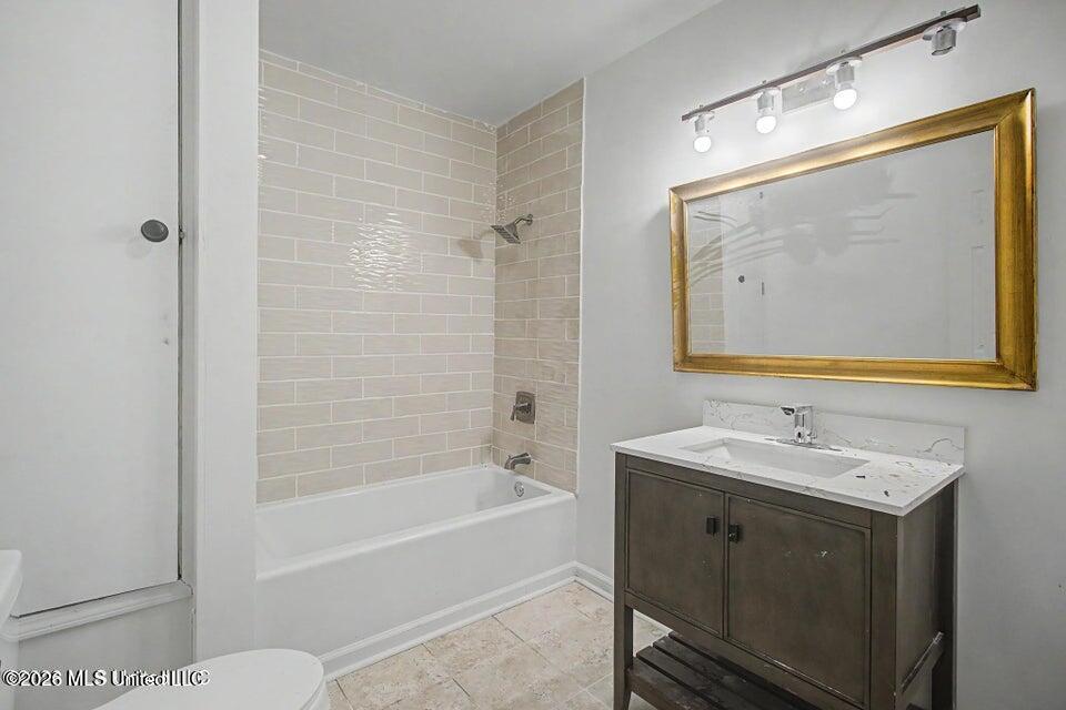9424 Daisy Vestry Road, Unit 2 Biloxi, MS 39532 - Photo 3 of 14 20260514040431159860000000-o