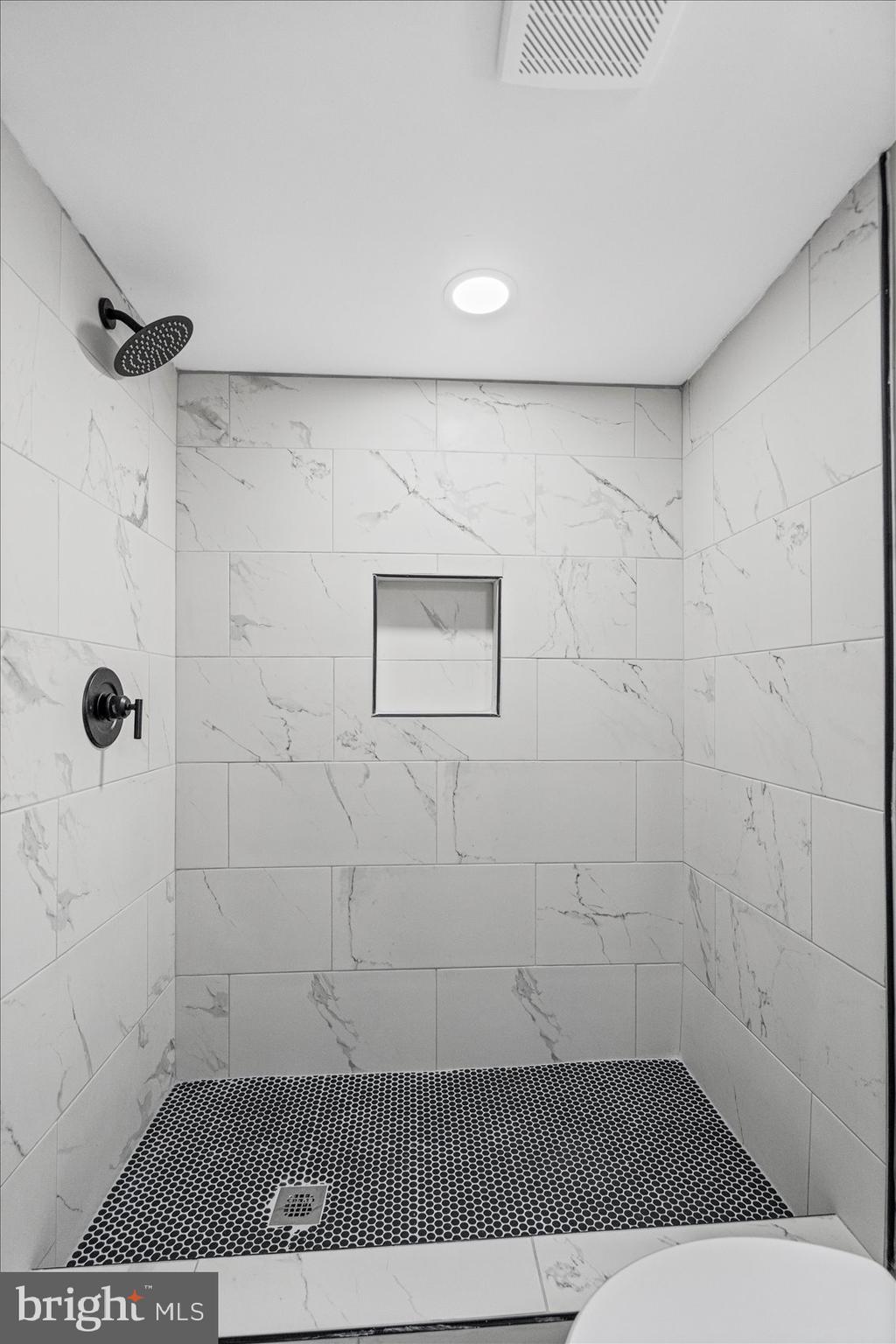 712 East 41st Street Baltimore, MD 21218 - Photo 16 of 37