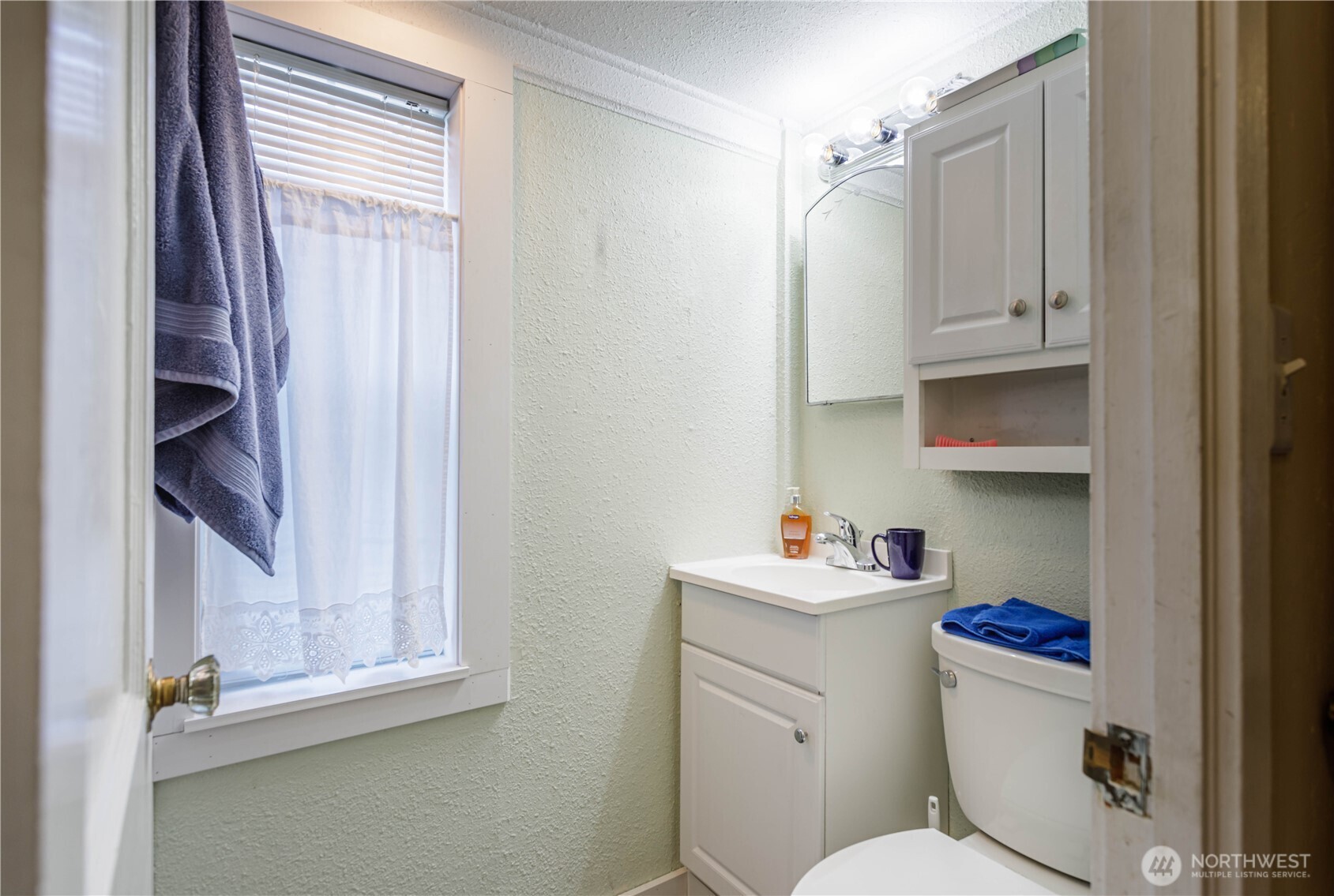 146 South Delaware Avenue Wenatchee, WA 98801 - Photo 21 of 36