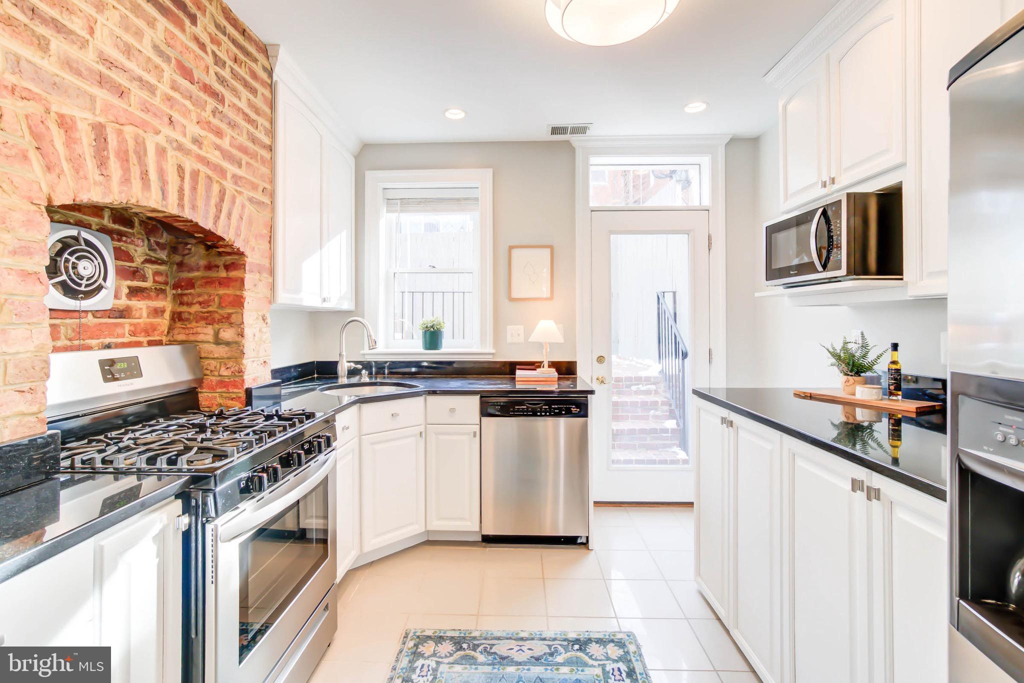 607 Acker Place Northeast Washington, DC 20002 - Photo 7 of 14 Gallery Image 7