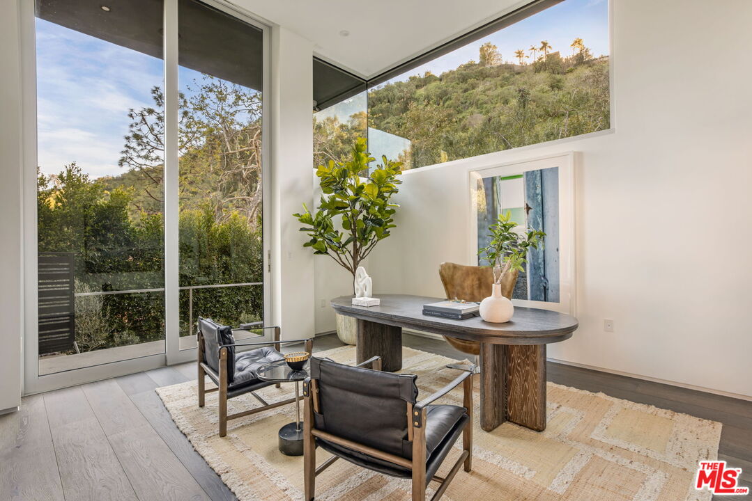 1116 Chantilly Road Los Angeles, CA 90077 - Photo 6 of 46 Gallery Image 6