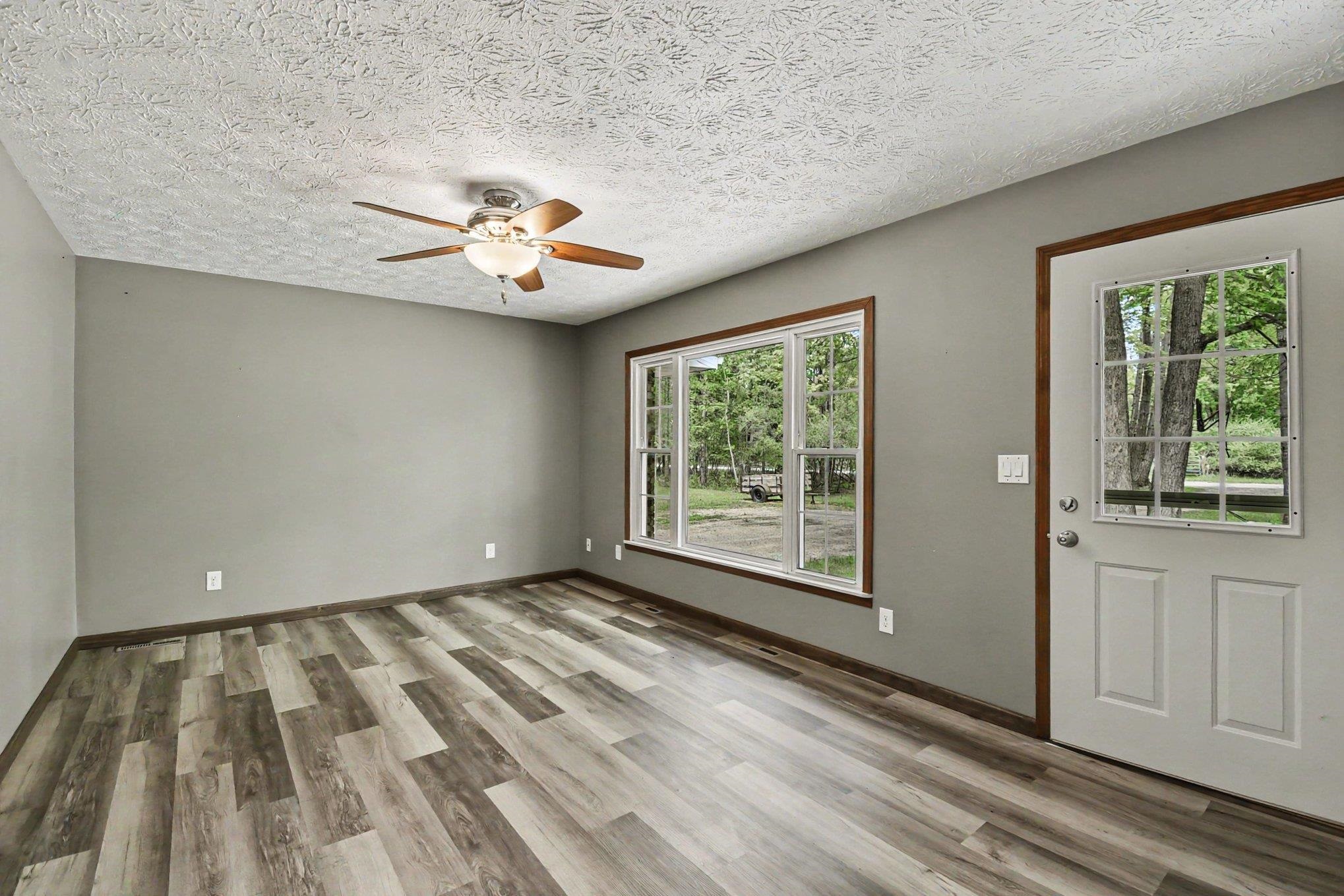 2931 North Carter Road Pinconning, MI 48650 - Photo 3 of 26