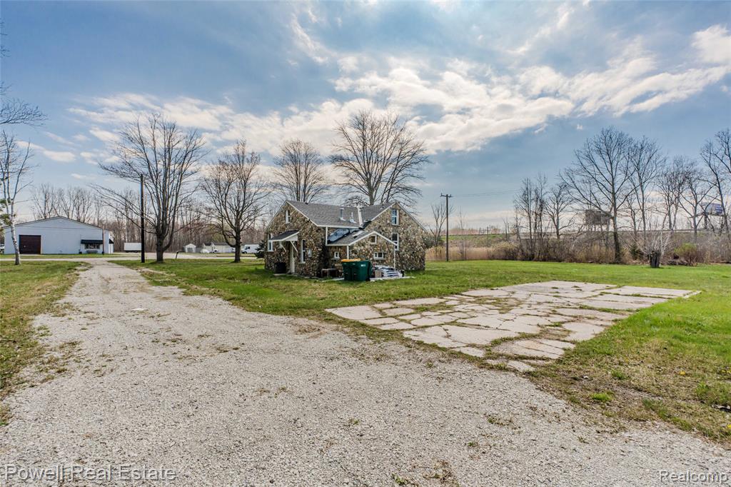 4118 Griswold Road Port Huron, MI 48060 - Photo 9 of 43