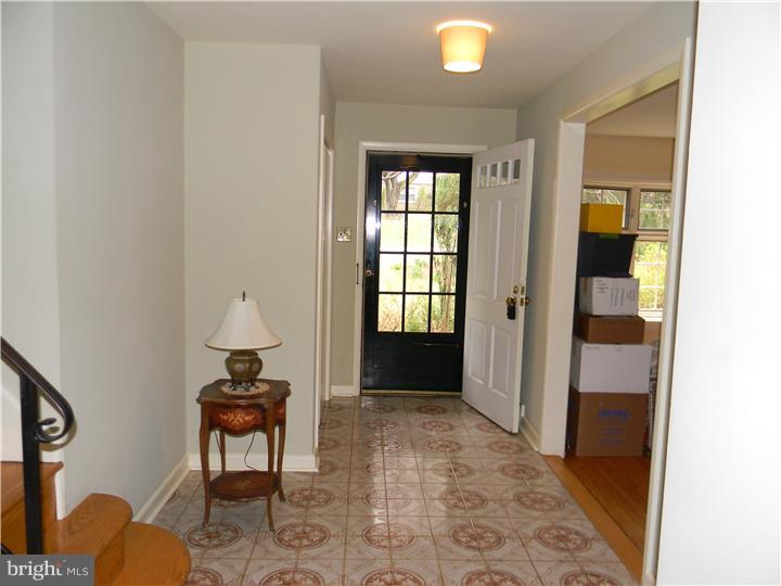 3506 Horton Road Newtown Square, PA 19073 - Photo 2 of 16 Foyer