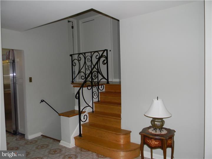 3506 Horton Road Newtown Square, PA 19073 - Photo 3 of 16 Foyer