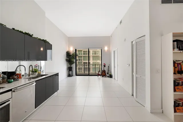 $410,000 | 31 Southeast 6th Street, Unit 2706, Miami, FL 33131