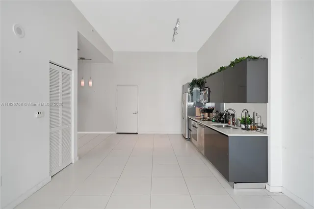 $410,000 | 31 Southeast 6th Street, Unit 2706, Miami, FL 33131