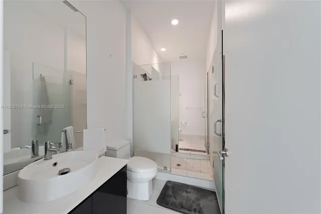 $410,000 | 31 Southeast 6th Street, Unit 2706, Miami, FL 33131