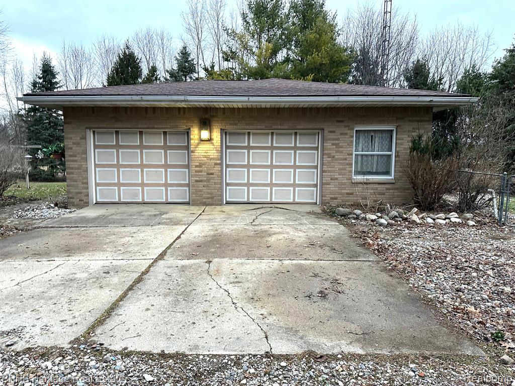 9776 North Marsh Road Fowlerville, MI 48836 - Photo 19 of 21