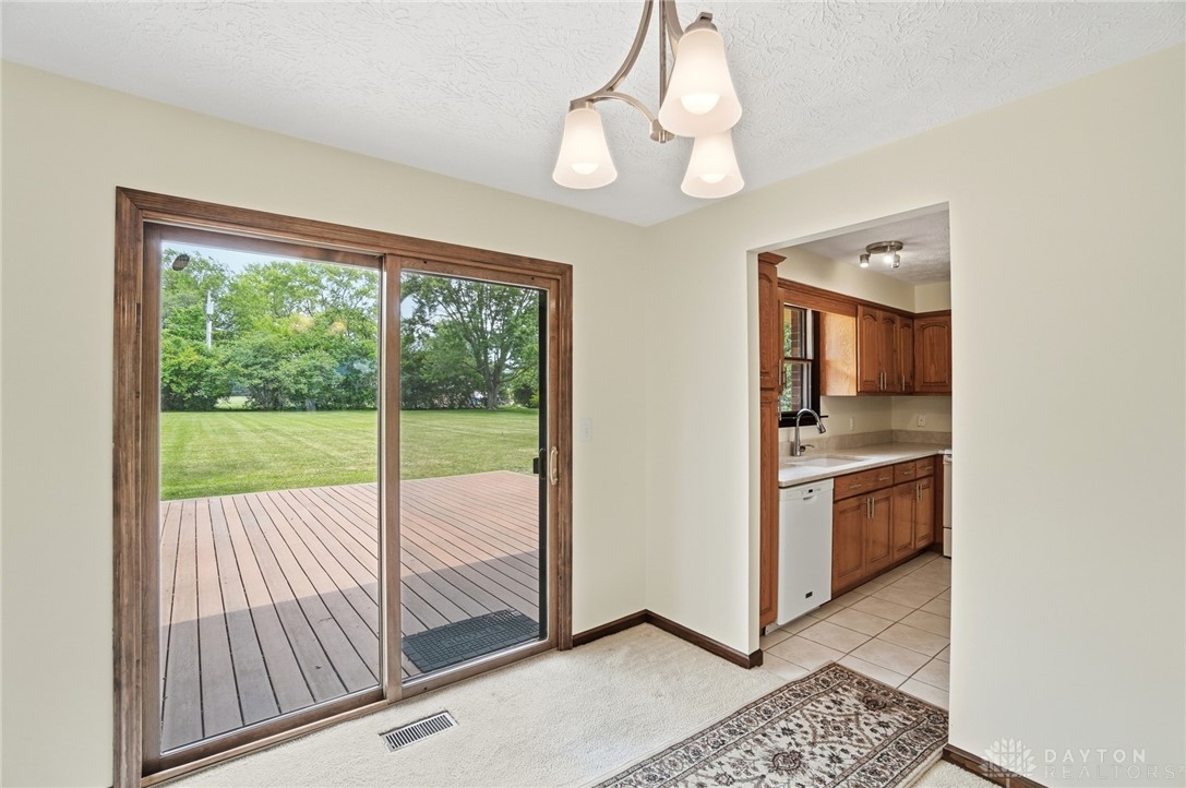 7655 Windham Road Tipp City, OH 45371 - Photo 13 of 61