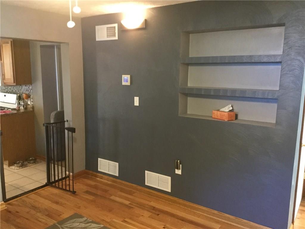 423 Jacks Run Road Pittsburgh, PA 15202 - Photo 6 of 24 Gallery Image 6