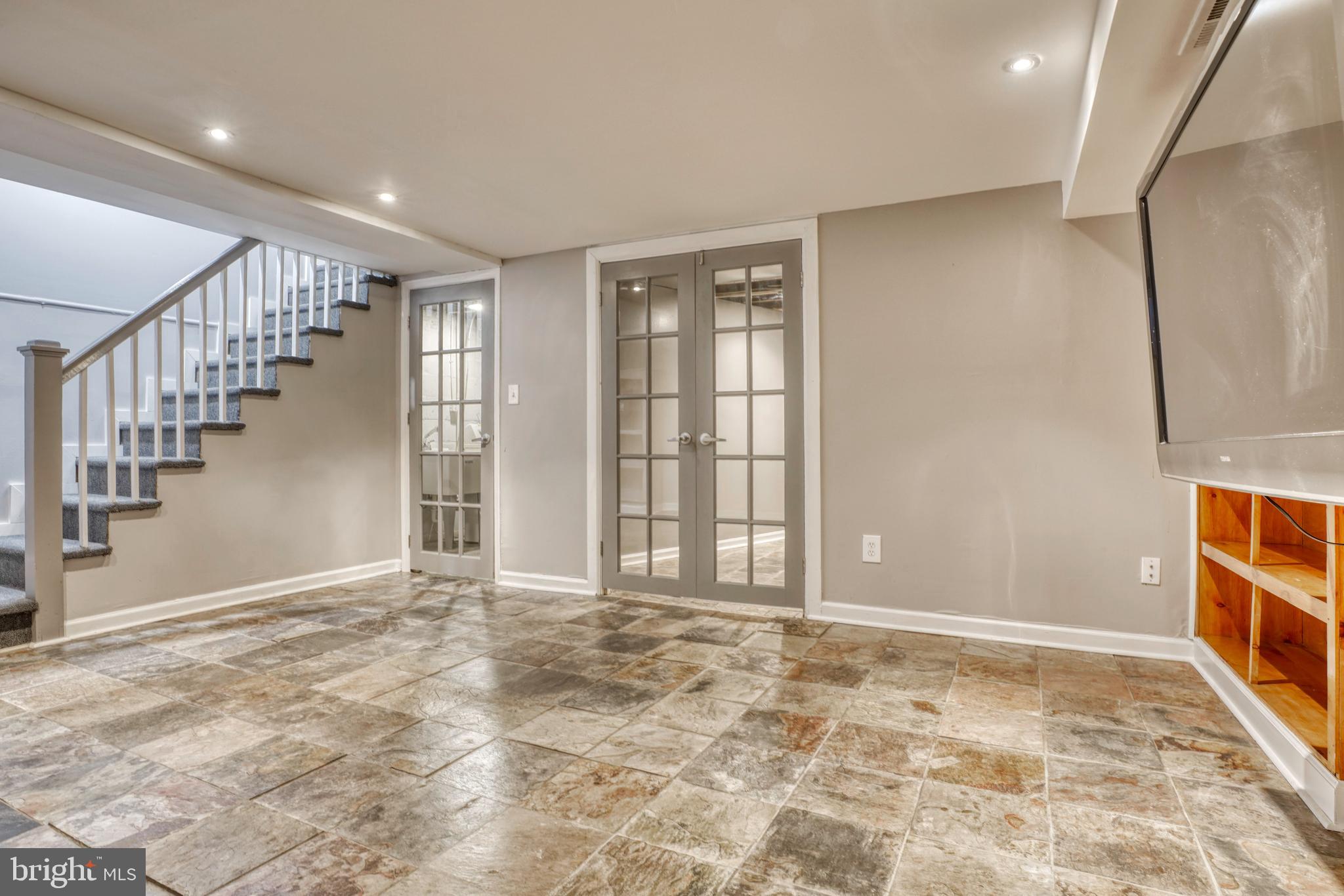 3804 Ednor Road Baltimore, MD 21218 - Photo 20 of 31 Family Room