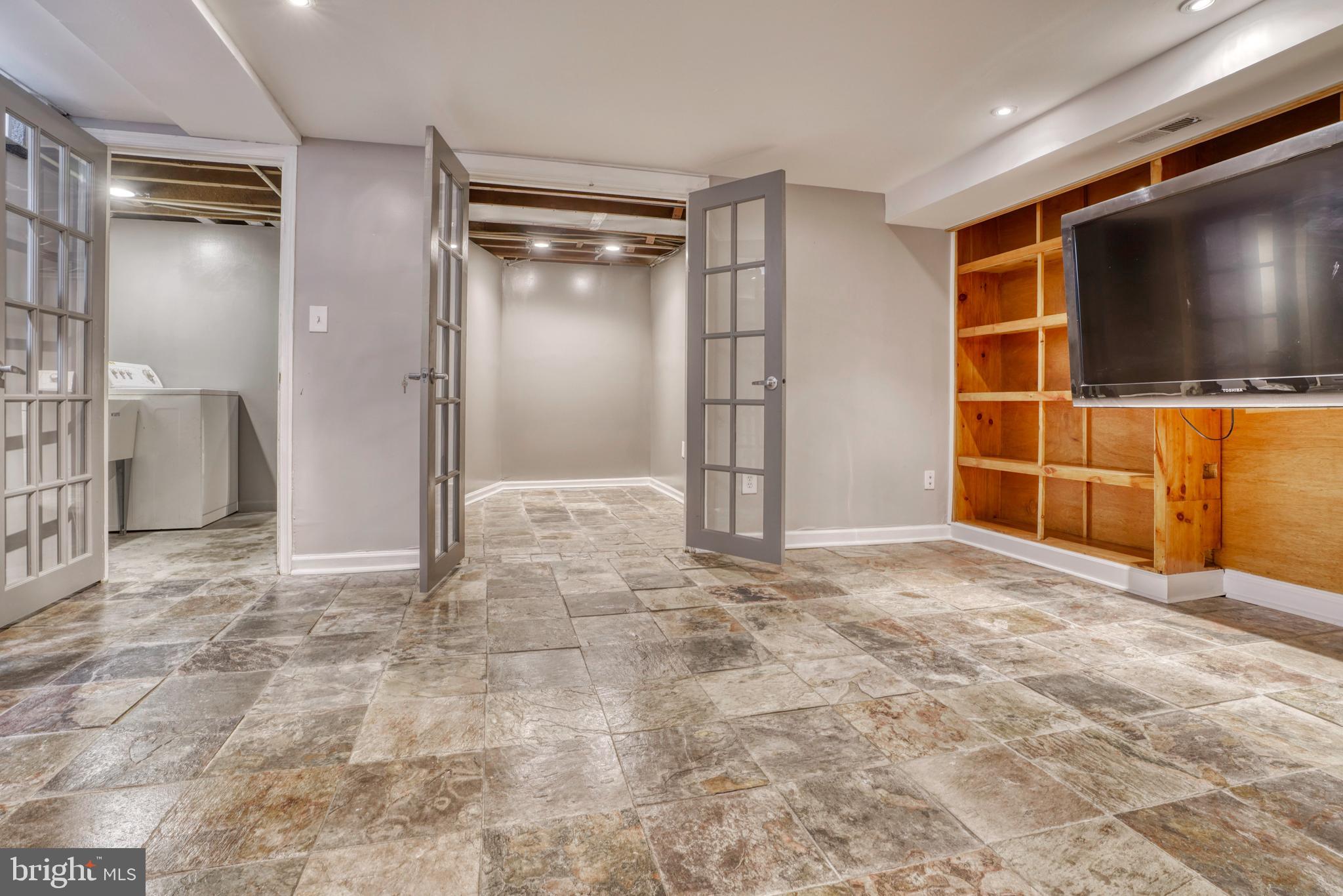 3804 Ednor Road Baltimore, MD 21218 - Photo 21 of 31 Family Room