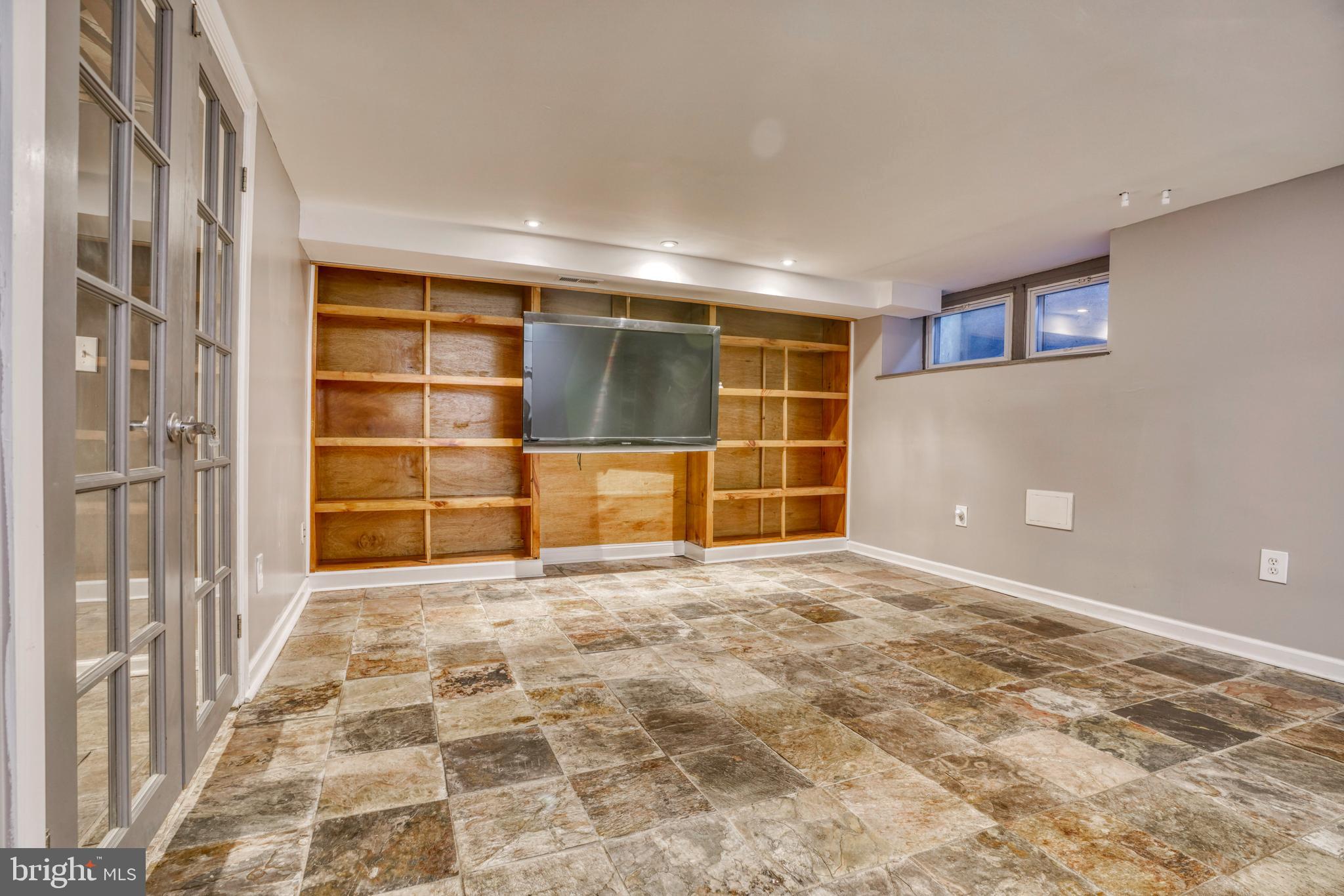 3804 Ednor Road Baltimore, MD 21218 - Photo 23 of 31 Family Room