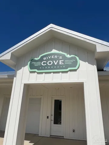 a view of a entertaining space in front of the house