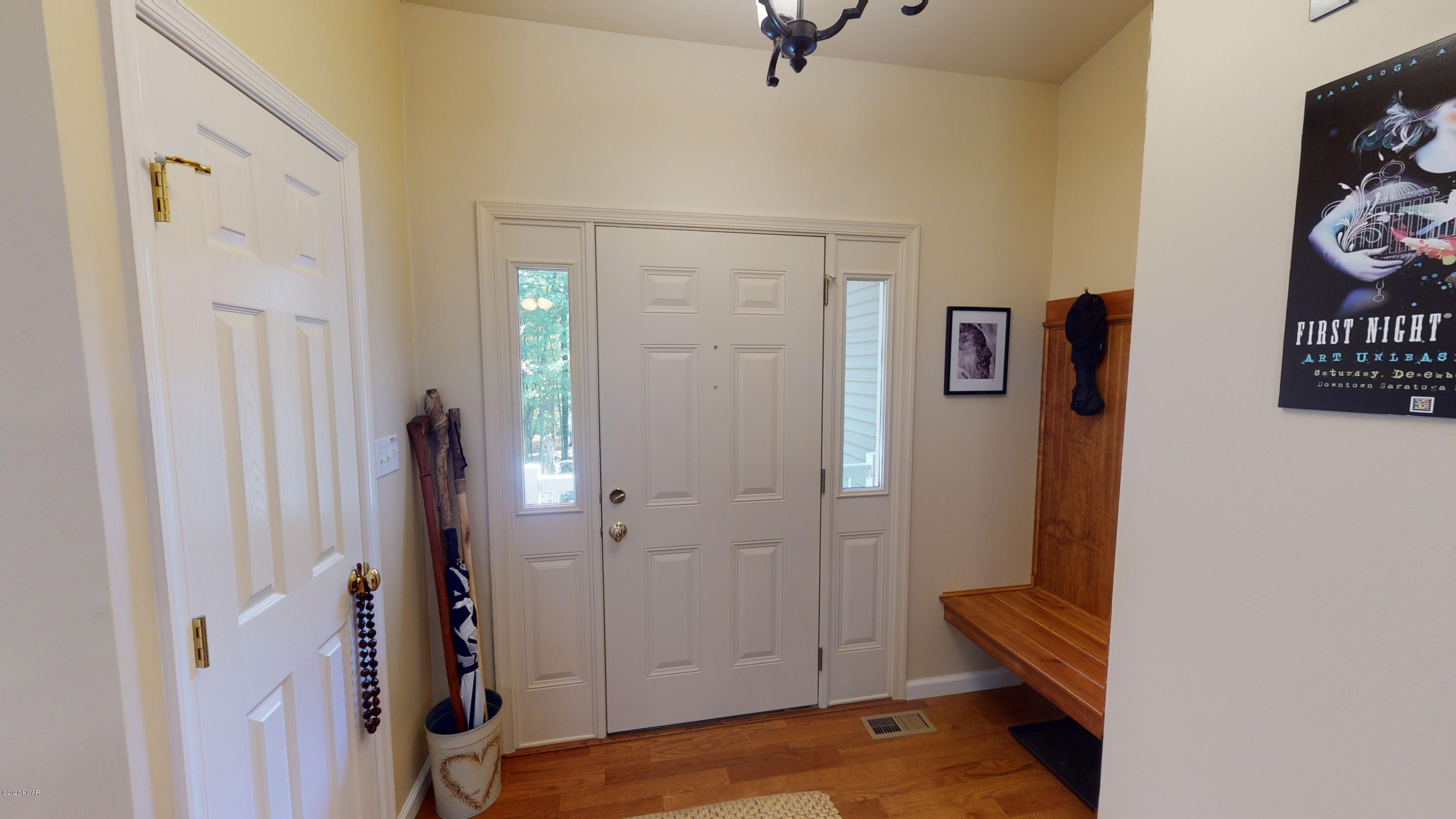 416 Raymondskill Road Milford, PA 18337 - Photo 2 of 32 -Entrance-Foyer