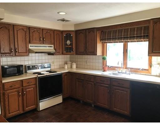 289 Moosehill Road Walpole, MA 02032 - Photo 11 of 23 Gallery Image 11