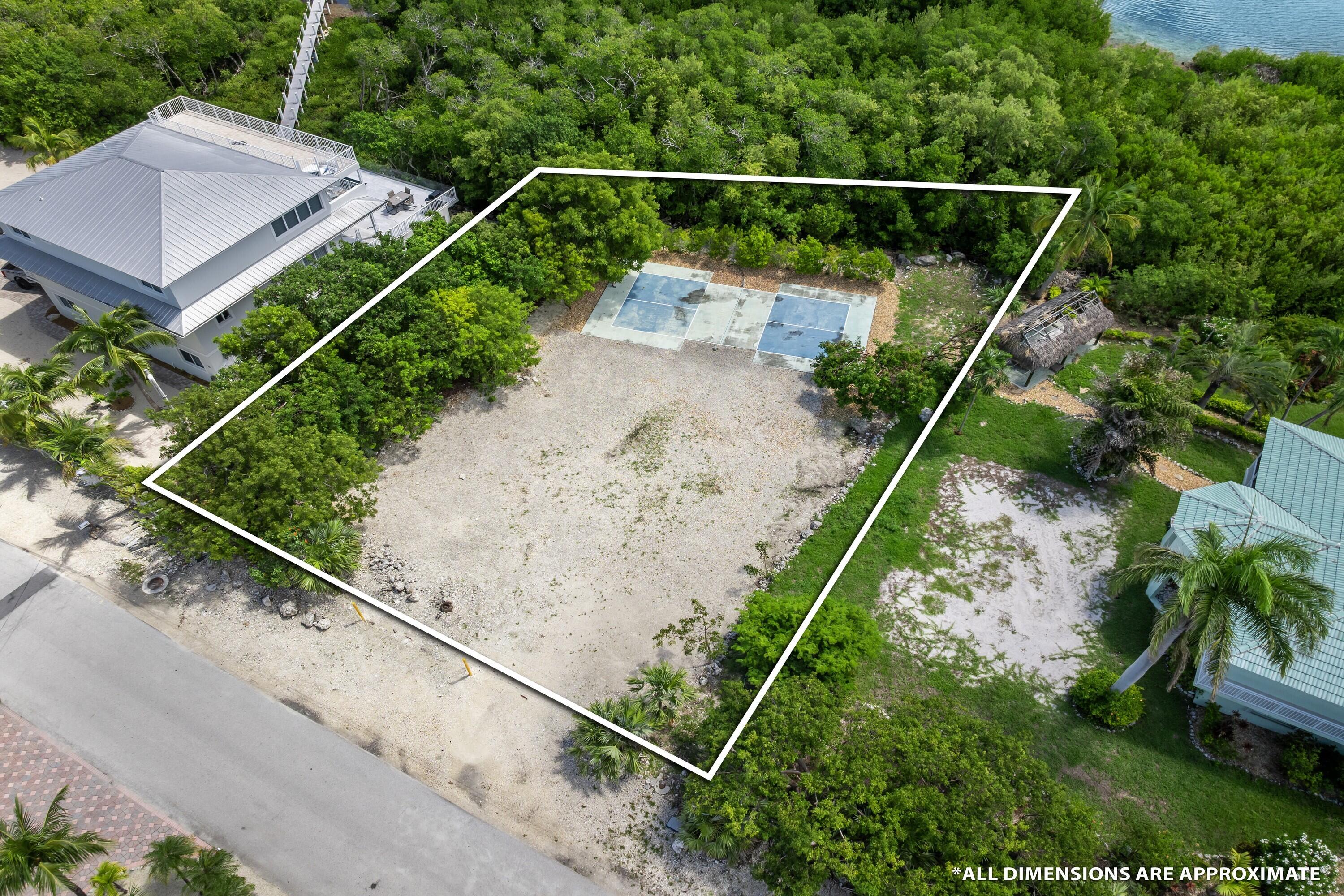 313 Stirrup Key Boulevard Marathon, FL 33050 - Photo 8 of 15 a view of a tennis court