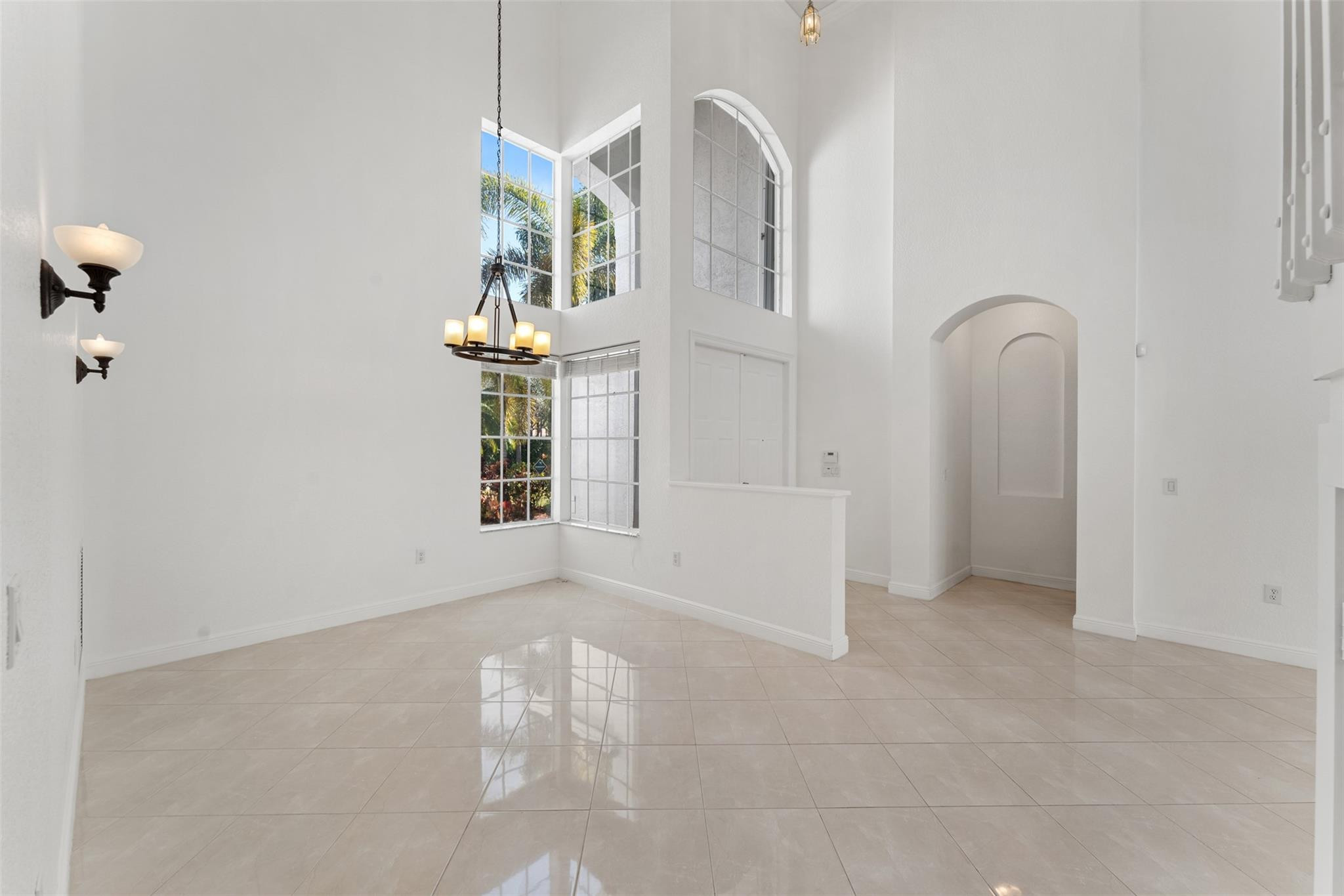 5318 Southwest 195th Terrace Miramar, FL 33029 - Photo 6 of 67 an empty room with windows
