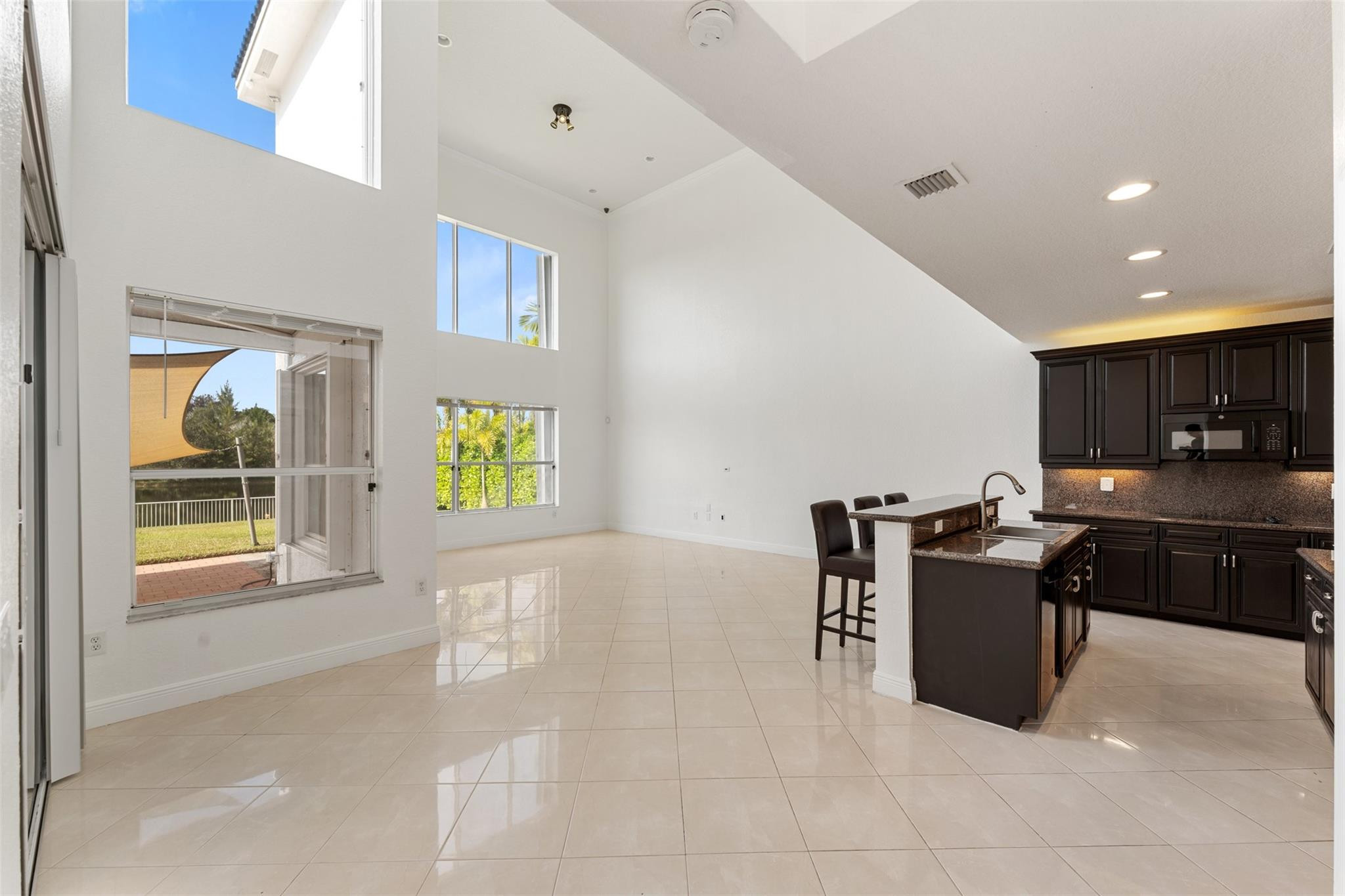 5318 Southwest 195th Terrace Miramar, FL 33029 - Photo 10 of 67 Photo 10