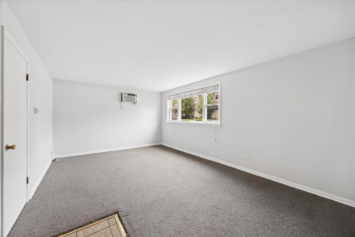 255 East Burlington Street, Unit 1 Riverside, IL 60546 - Photo 17 of 17