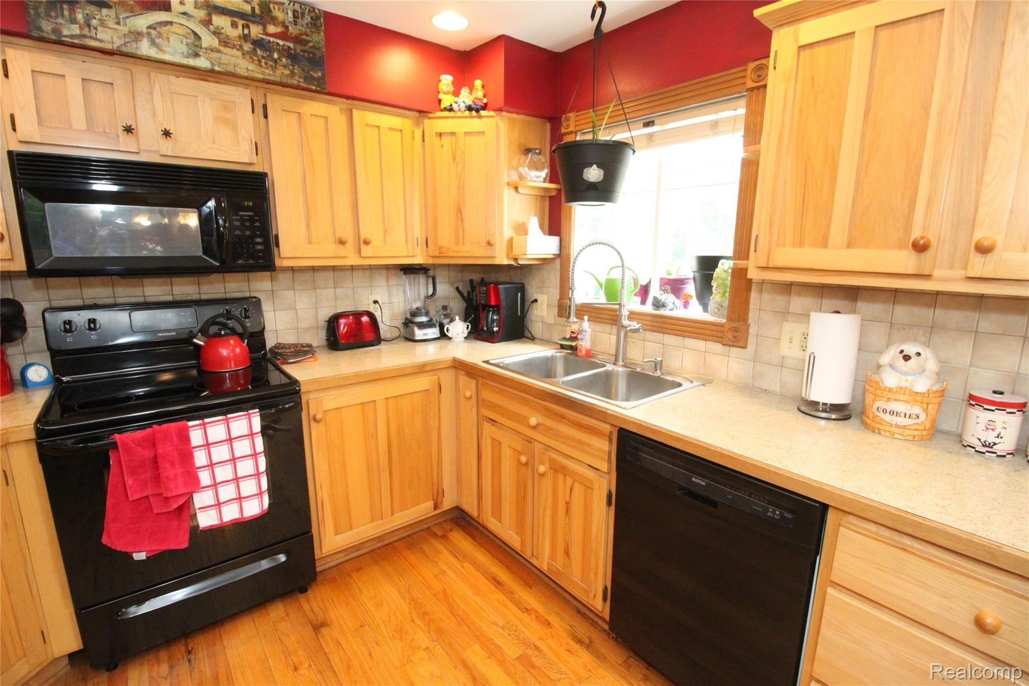17200 Bordman Road Armada, MI 48005 - Photo 11 of 38 IMG_3362.JPG