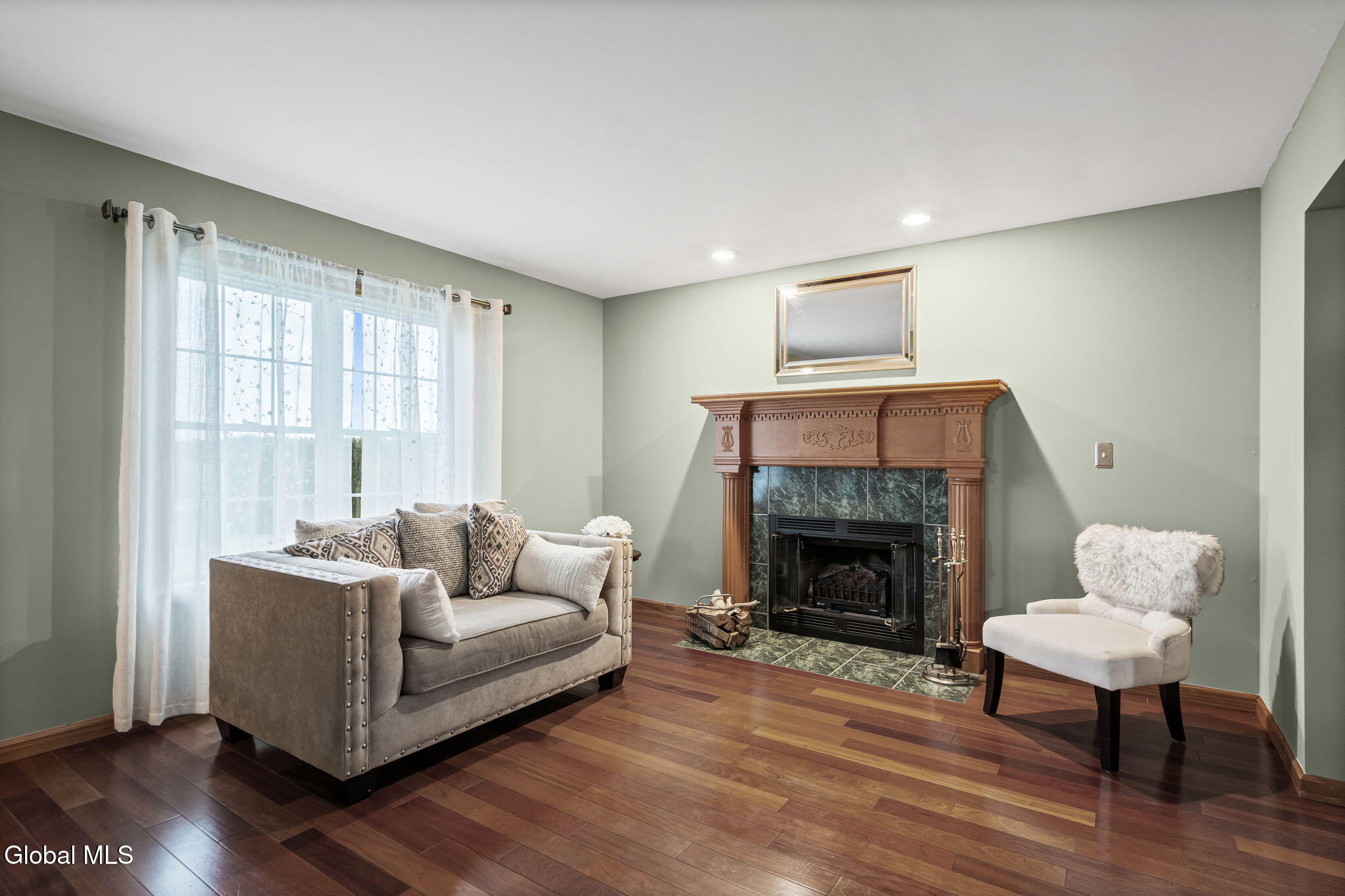 1850 South Old Post Road Castleton-on-Hudson, NY 12033 - Photo 10 of 57 living room 4