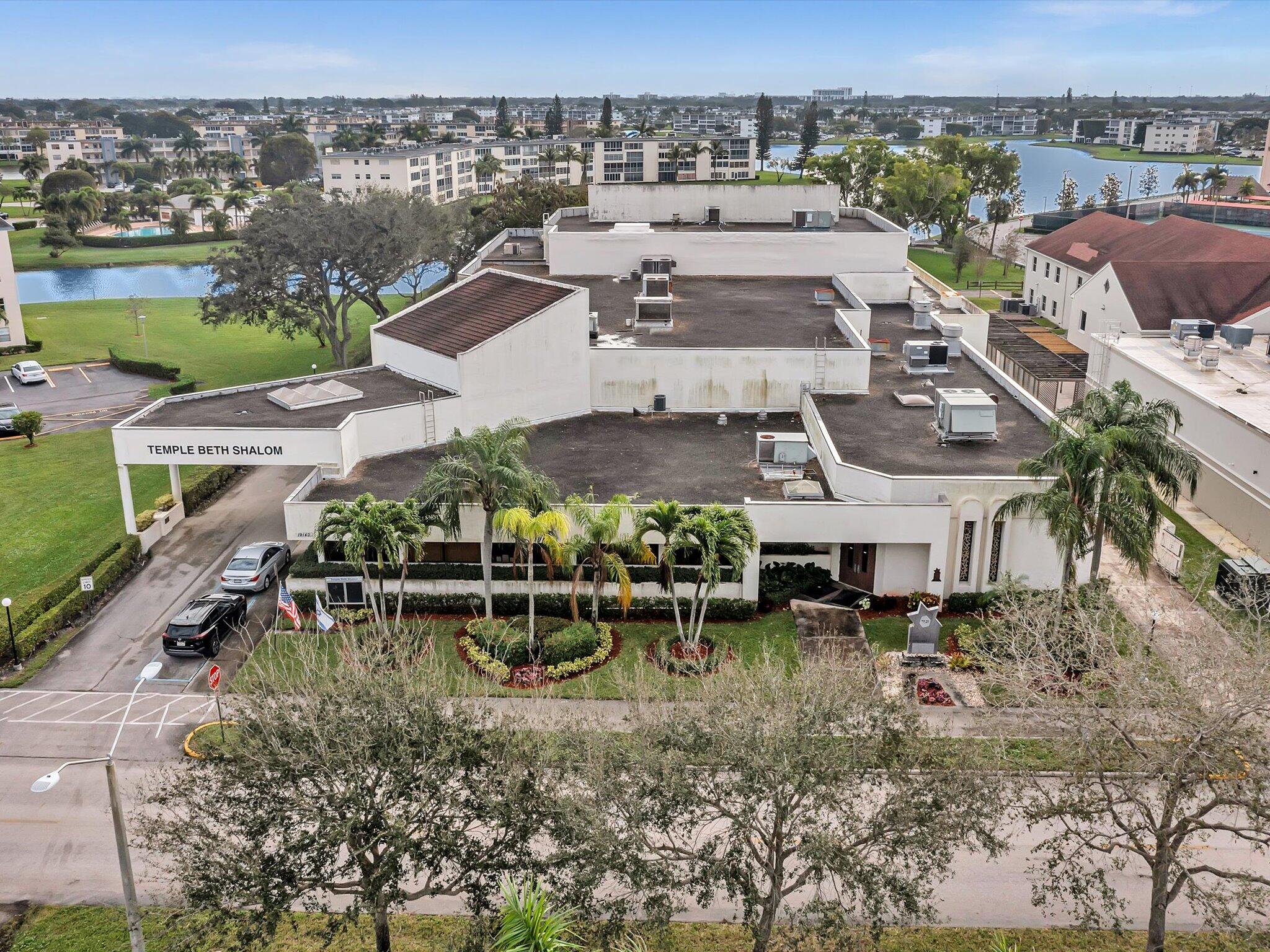 288 Fanshaw Drive, Unit G Boca Raton, FL 33434 - Photo 47 of 49 an aerial view of multiple house