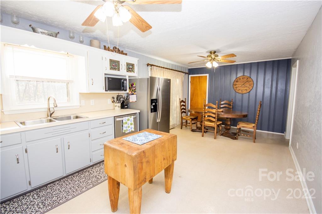 209 Tomlin Road Harmony, NC 28634 - Photo 7 of 27 Gallery Image 7