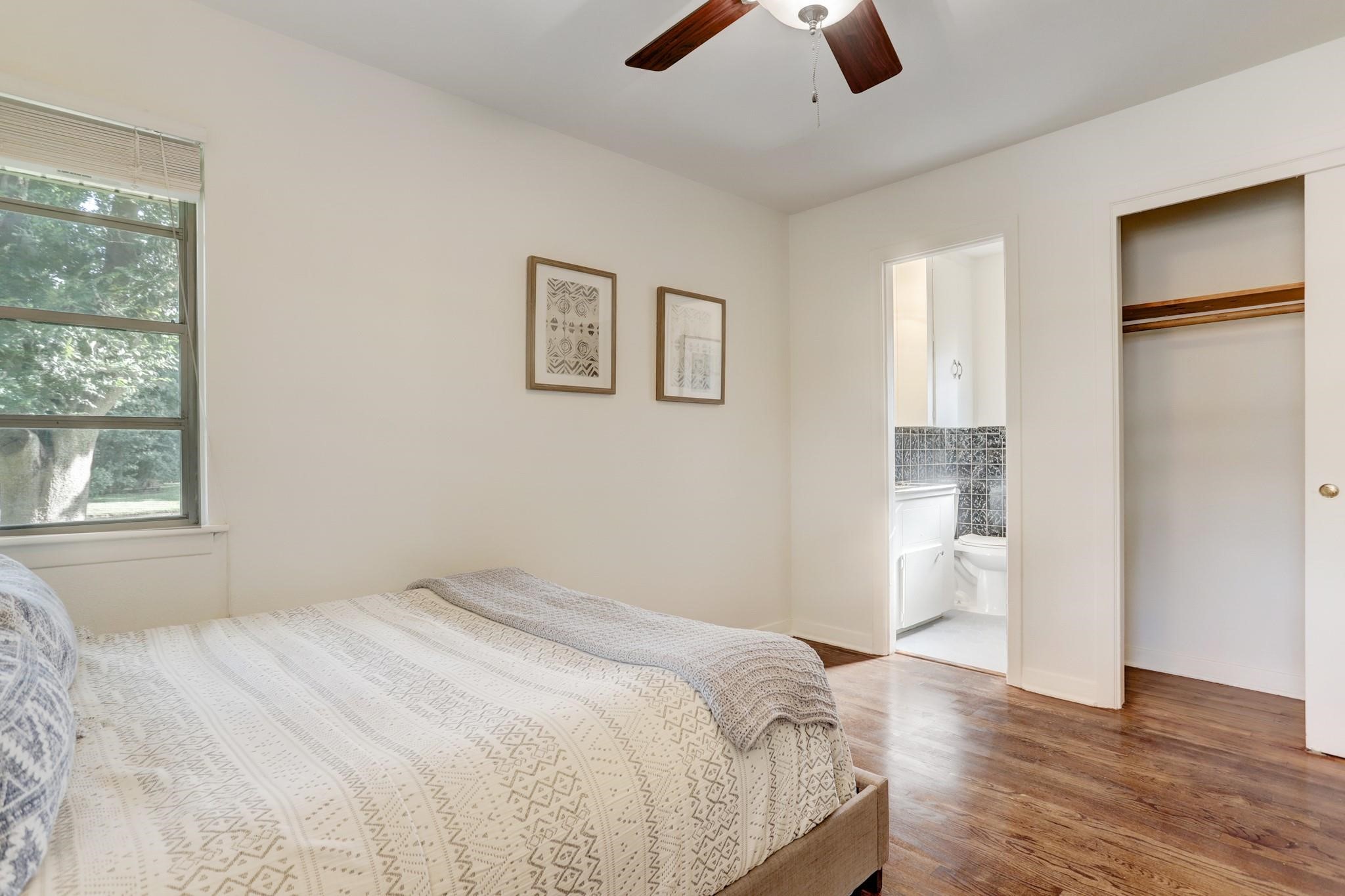 4546 Warm Springs Road Houston, TX 77035 - Photo 14 of 20
