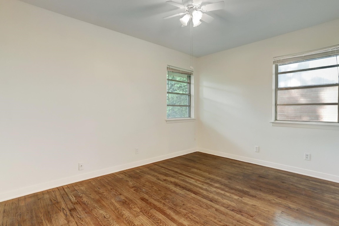 4546 Warm Springs Road Houston, TX 77035 - Photo 17 of 20