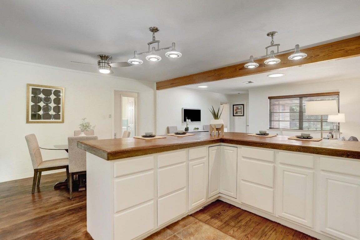 4546 Warm Springs Road Houston, TX 77035 - Photo 6 of 20
