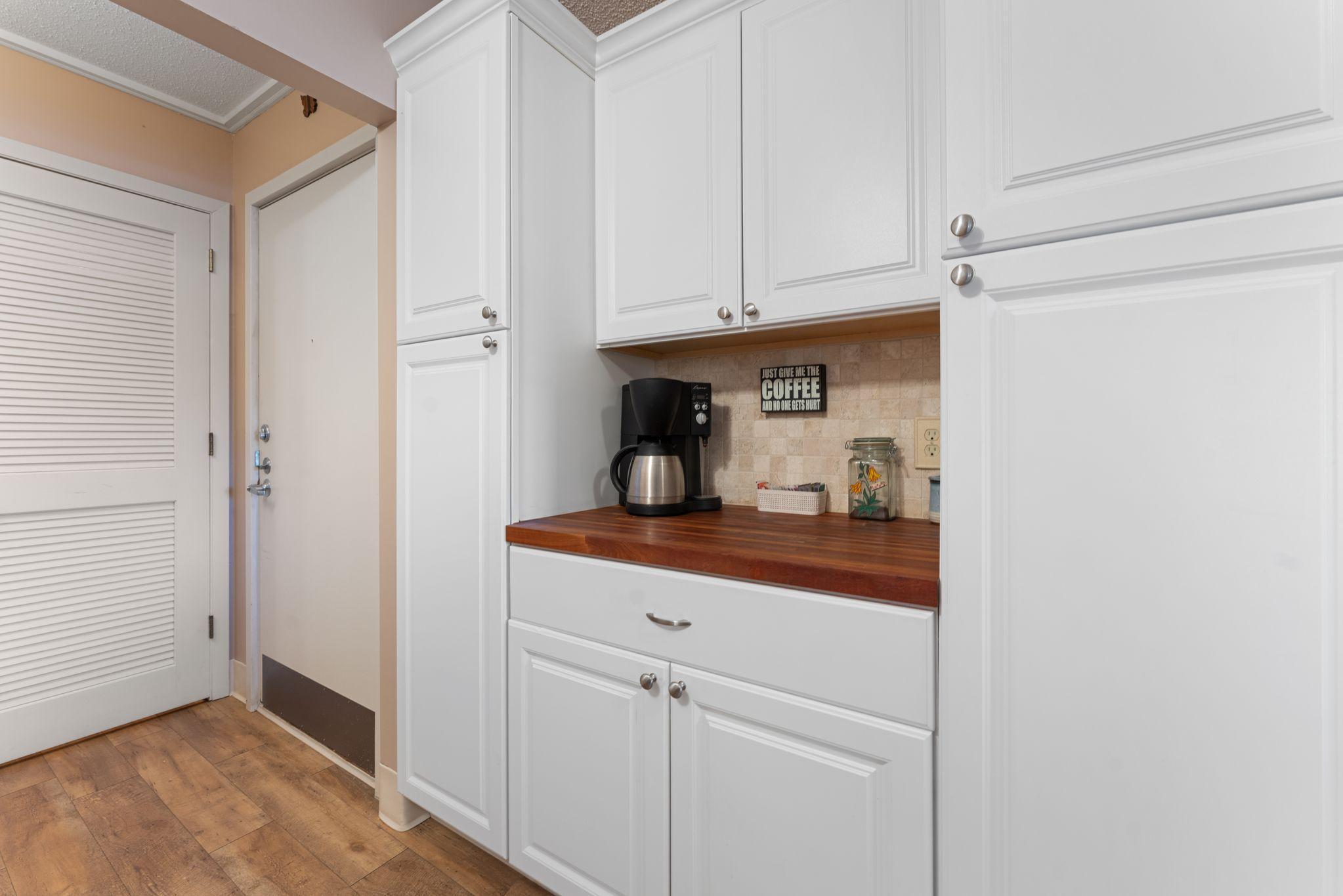 10521 Cedar Lake Road, Unit 501 Minnetonka, MN 55305 - Photo 9 of 45