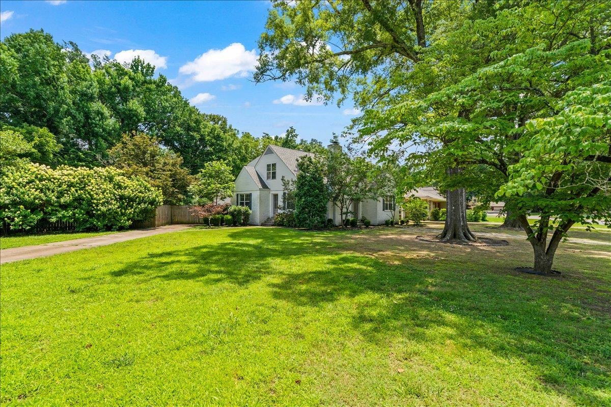 252 Barry Road Memphis, TN 38117 - Photo 2 of 39