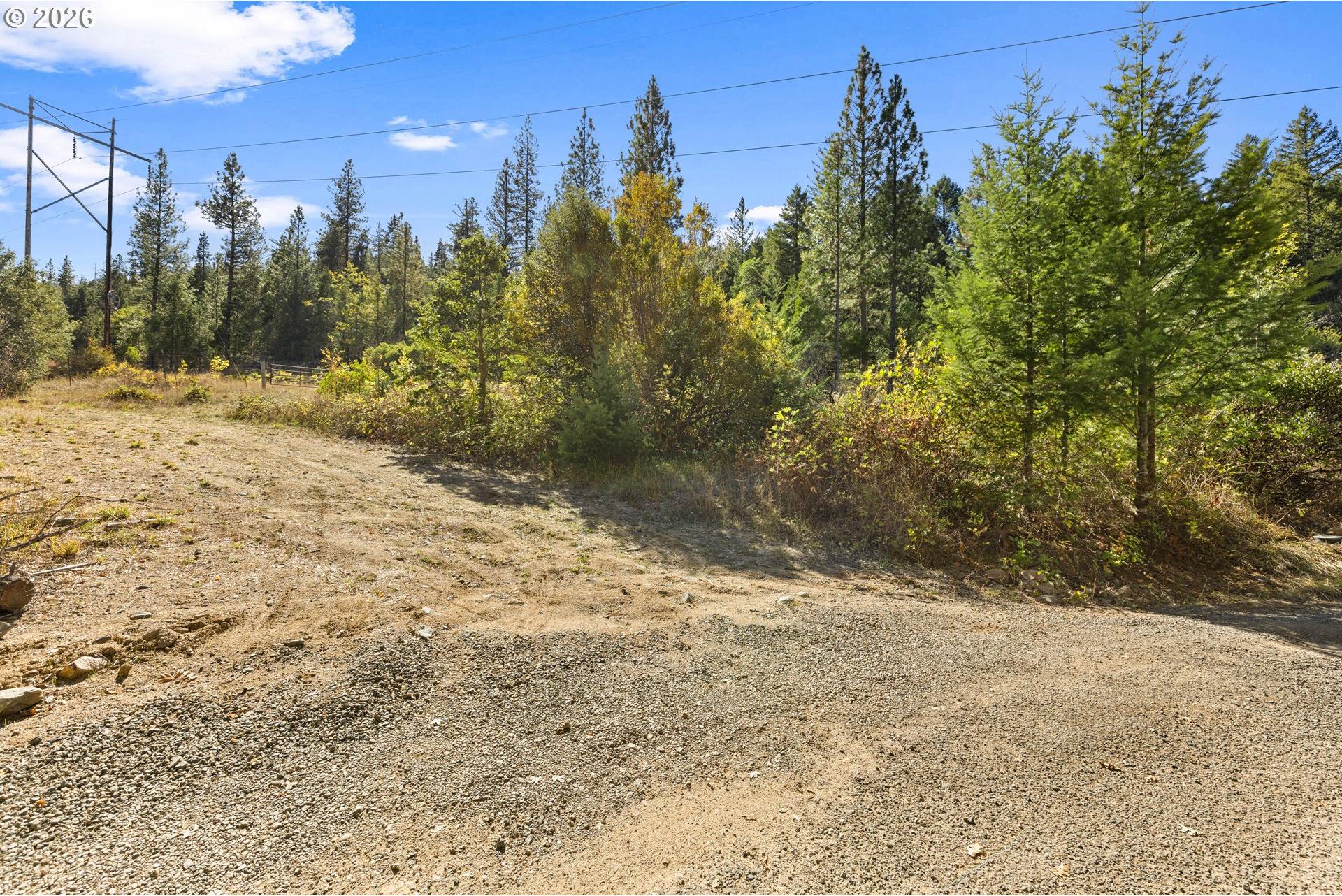 2602 Winona Road Grants Pass, OR 97526 - Photo 13 of 48 Gallery Image 13