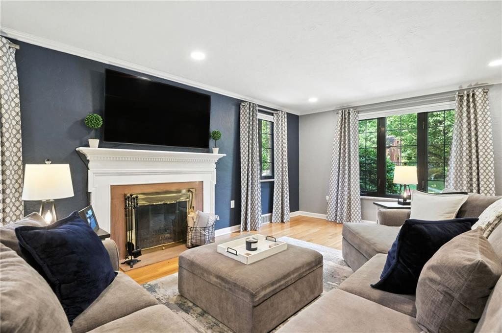 308 Sleepy Hollow Road Pittsburgh, PA 15228 - Photo 11 of 37 Gallery Image 11