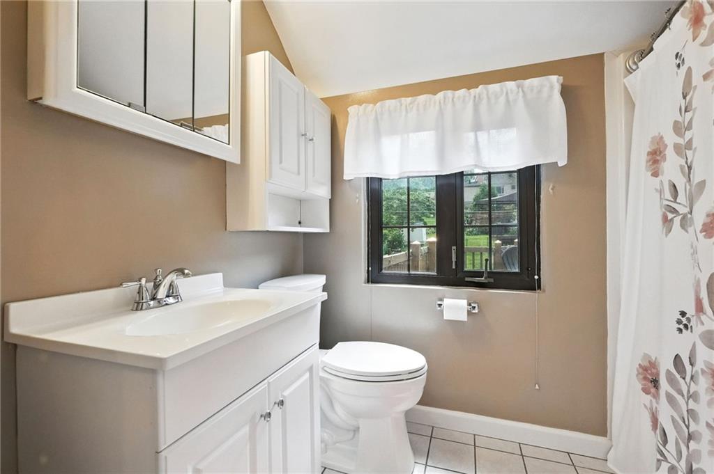 308 Sleepy Hollow Road Pittsburgh, PA 15228 - Photo 26 of 37 Updated Bathrooms * 2nd level full bath view